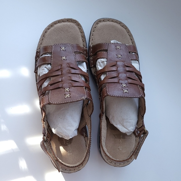 New Naturalizer Tan Corina Leather Sandals - Picture 11 of 13